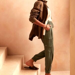 Banana Republic Tencel Cargo Jogger/Olive Size XS